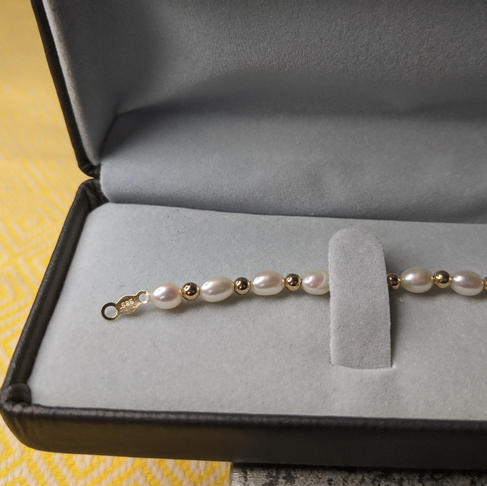 14K Gold & Pearl ❤️ - Picture 3 of 6